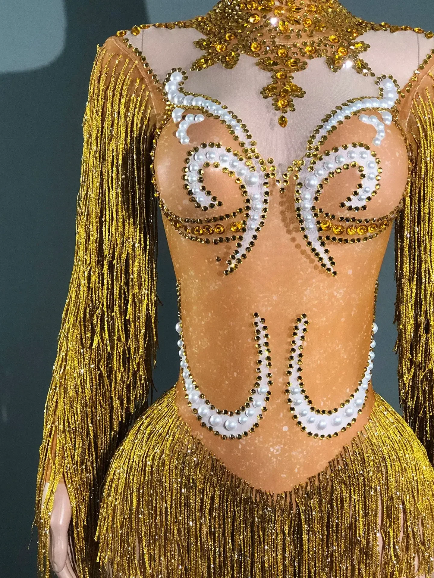 Neues Tanzkostüm für Frauen, Geburtstagsparty-Outfit, Luxuriöser Grauer Fransen-Body mit Silberfarbenen Strasssteinen und Perlen, Transparenter Bodysuit – Detail 6