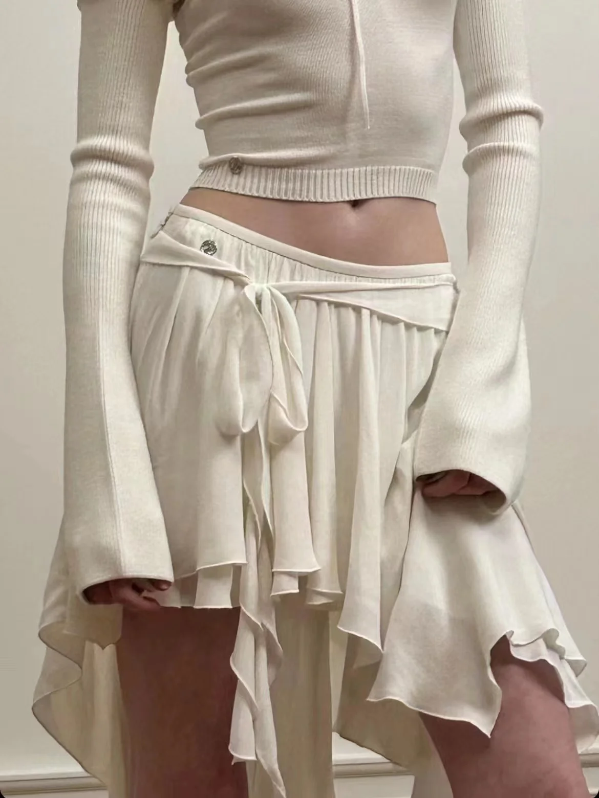 

Балетная юбка Sle f Нерегулярный дизайн с высокой талией Корейская юбка чистого цвета с силуэтом трапециевидной формы