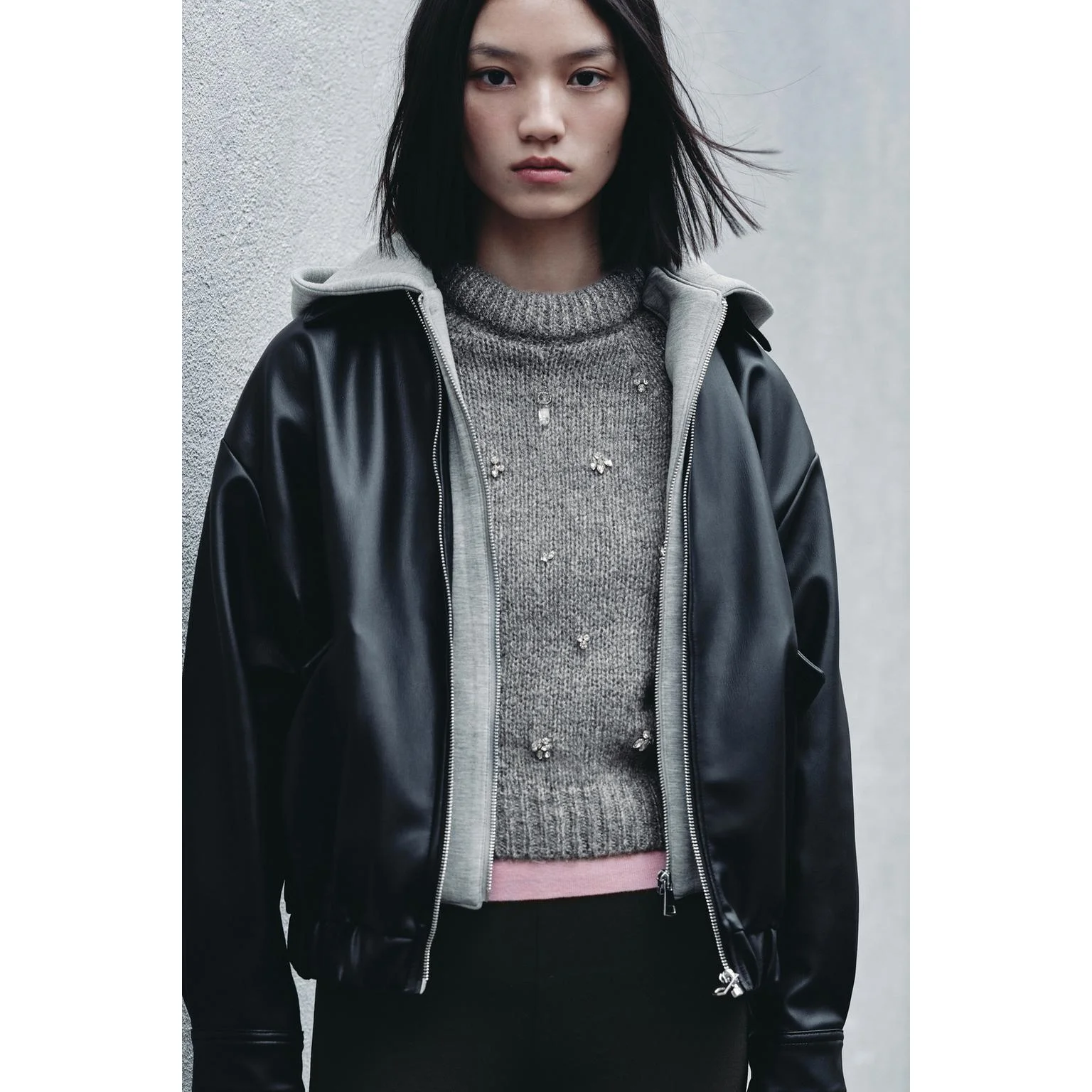 Herbst Winter Damen Kunstleder Jaet Mantel mit Hut Spleißen Design Stand Version Long Sve Reißverschluss Plaid Pat...