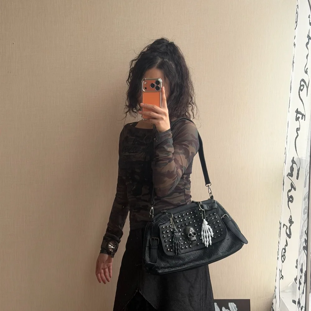 Punk Skull Rivet Handbag Locomotive Style Shoulder Bag Original Design Retro Bag for Women