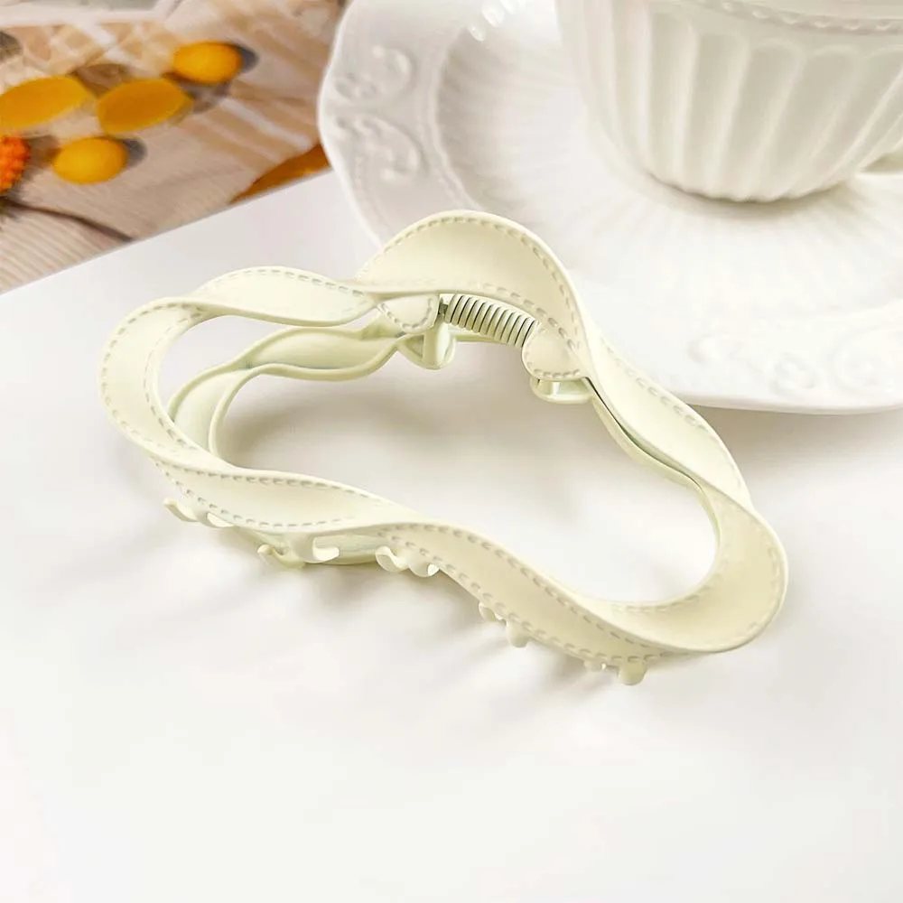 Beach Headwear Metal Cloud Hair Claw Shark Clip Ponytail Hair Barrettes Metal Cloud Hairpin Hair Accessories Solid Color