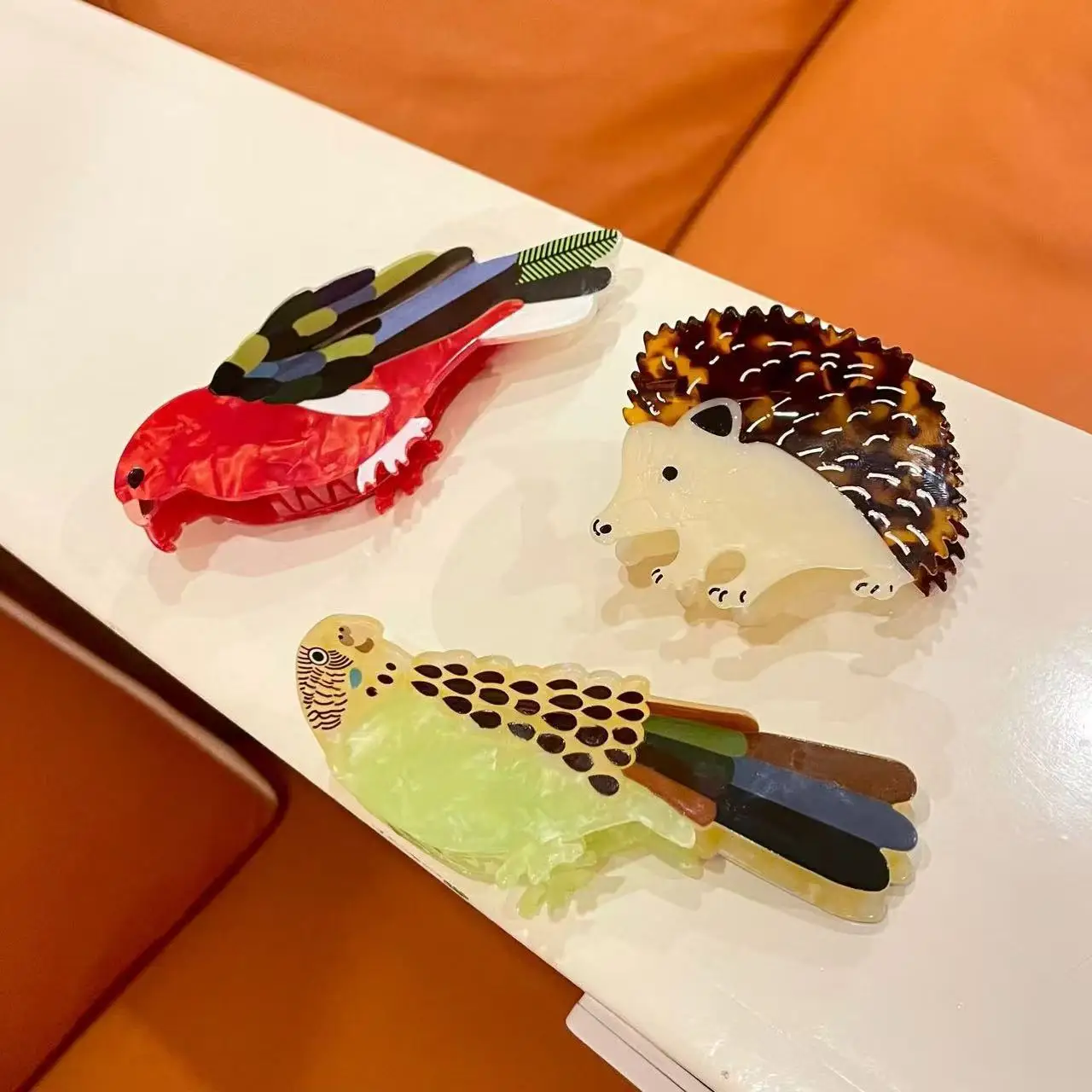 

НОВЫЕ милые коготь для волос в виде животных, красочные попугаи и ежик, экологически чистые заколки для волос из ацетата, аксессуары для волос для женщин и девочек