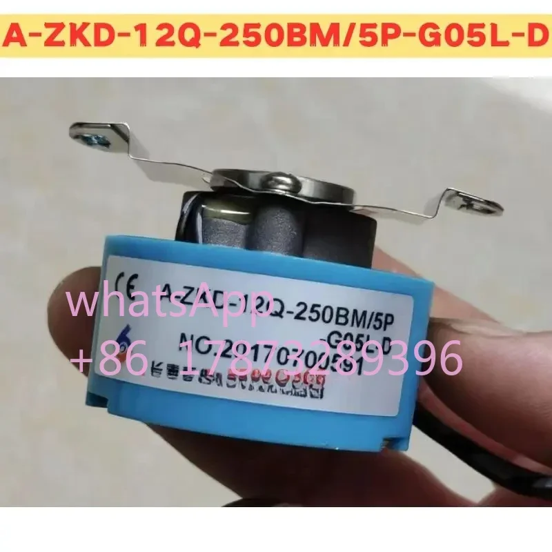 

Б/у энкодер A-ZKD-12Q-250BM/5P-G05L-D A-ZKD-12Q-250BM 5P-G05L-D Нормальная функция протестирована ОК