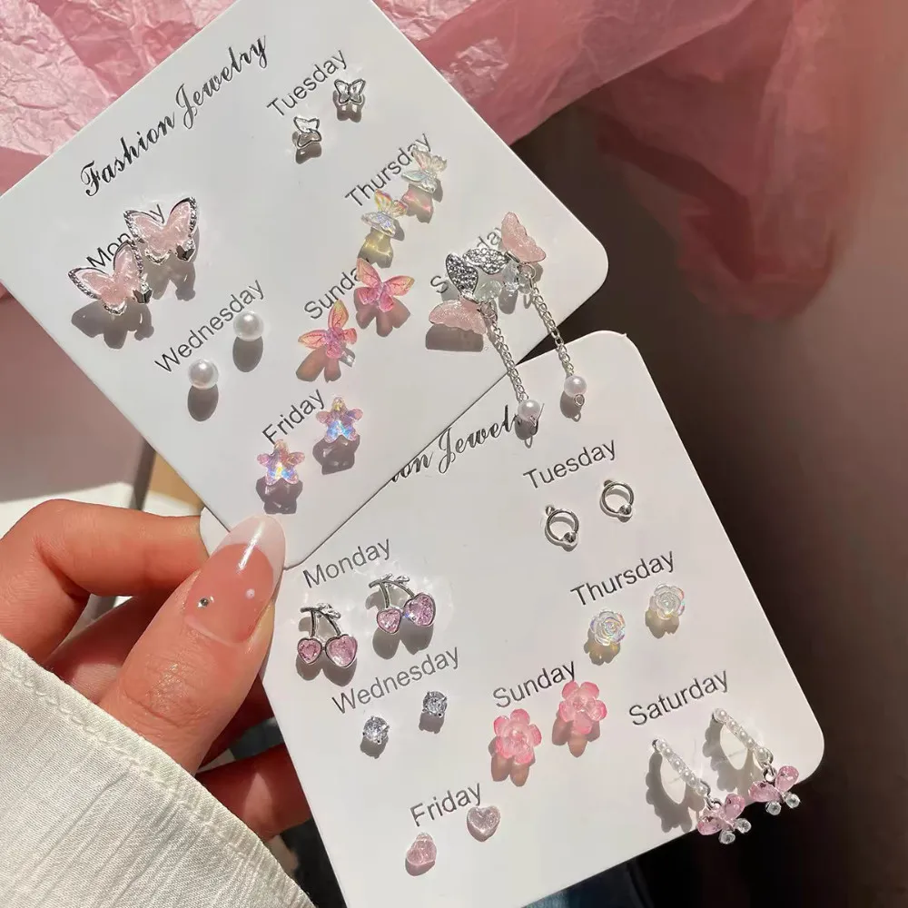 

Crystal Butterfly Pearl Earrings Sweet Girl Alloy Camellia Small Stud Earrings Fashion Jewelry