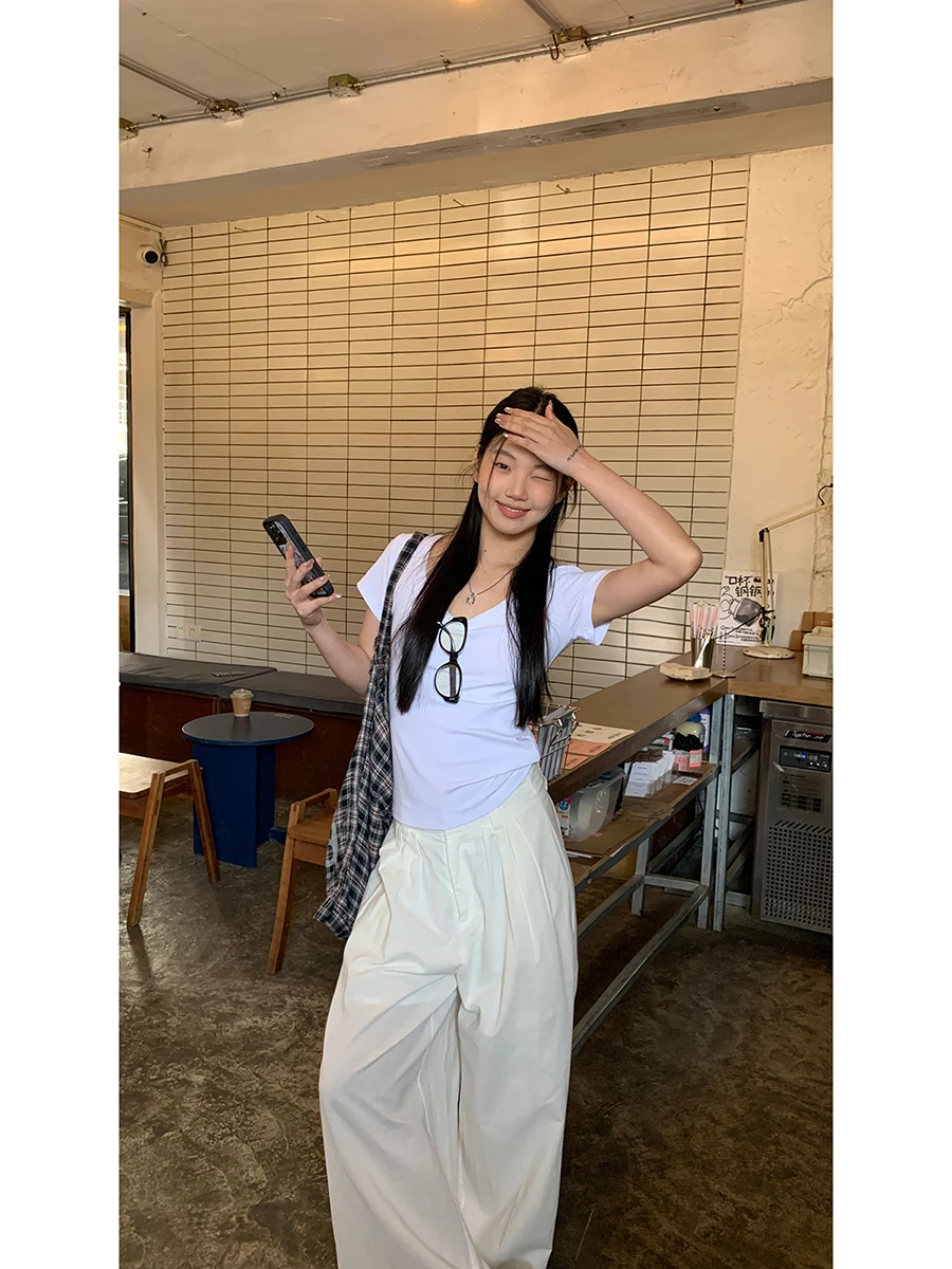 

Slim Fit ort Sve T-irt Women's Summer 2025 New Bla American Hot Girl Design oulder Level Top U Ne Straight Tube