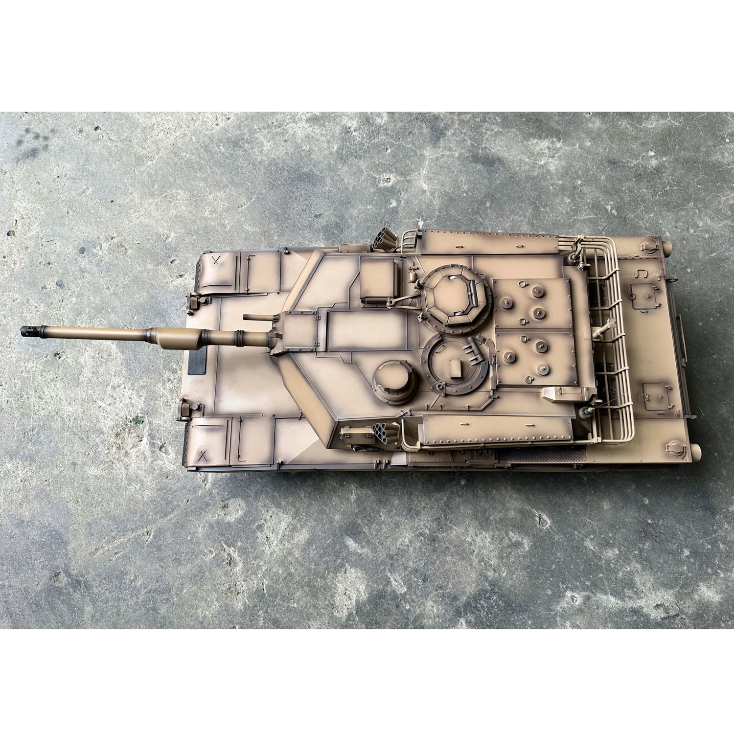 1/8スケール 1239MM ヘンロン フルメタル ラジコン戦車 3918 アメリカ M1A2 エイブラムス RTR 360度回転砲塔 回転式砲身 反動昇降機能付き