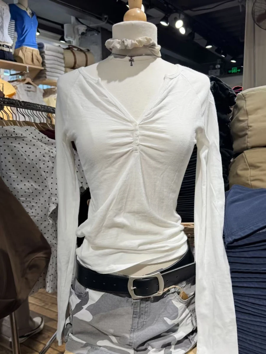 White Buttons V-neck Folds T-shirts Women Simple All-match Cotton Long Sleeve Tees Sweet Preppy Style Basic Tshirt Y2K Tops New