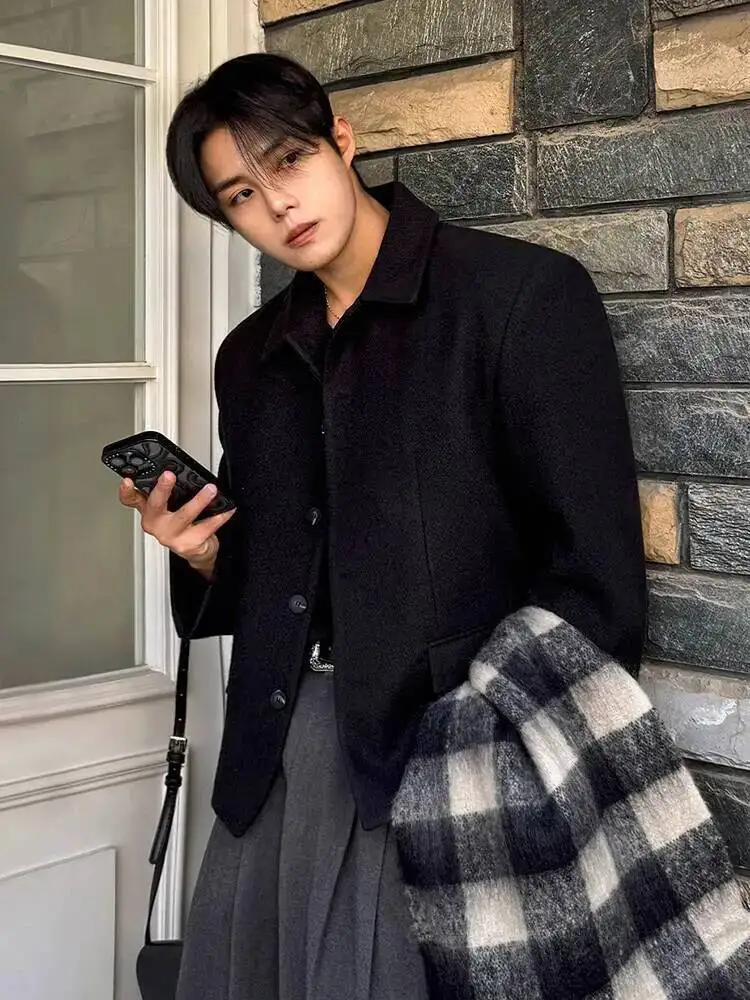 

2025 Winter Niche Design Men's Thicken Short Woolen Coats Turn-down Collar Solid Color Single Breasted Male Jacket