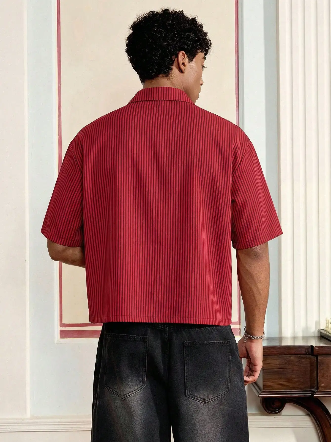 

Red Striped Short Sleeve Boxed Cropped Button Up Casual Shirt Men