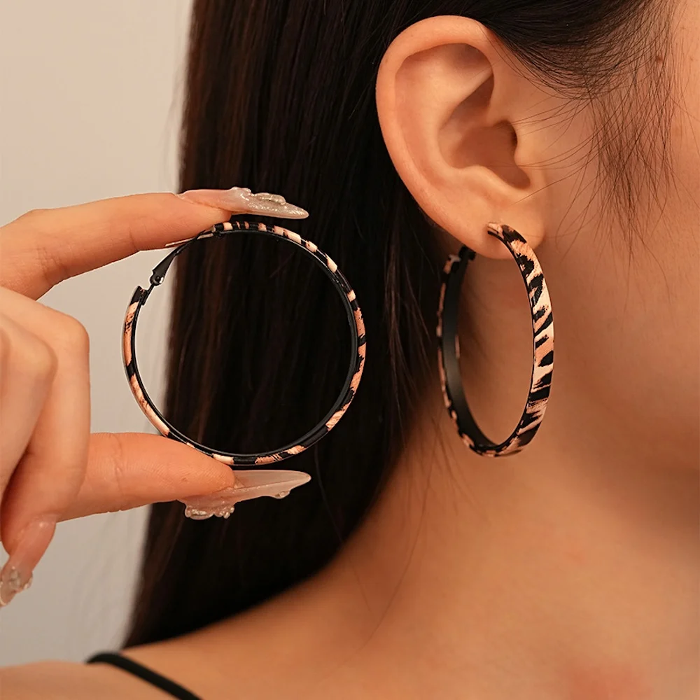 Retro Leopard Leather Geometric Large Circle Hoop Earring Exaggerated Earring For Women Fashion Party Jewelry Women Accessories