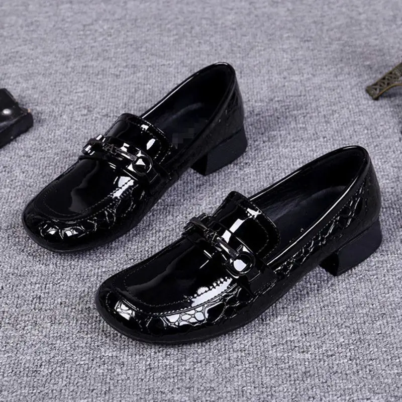 Shiny Patent Leather Women's Loafers Flat Slip-on Block Heel Spring 2026 New European Style Versatile Casual Shoes