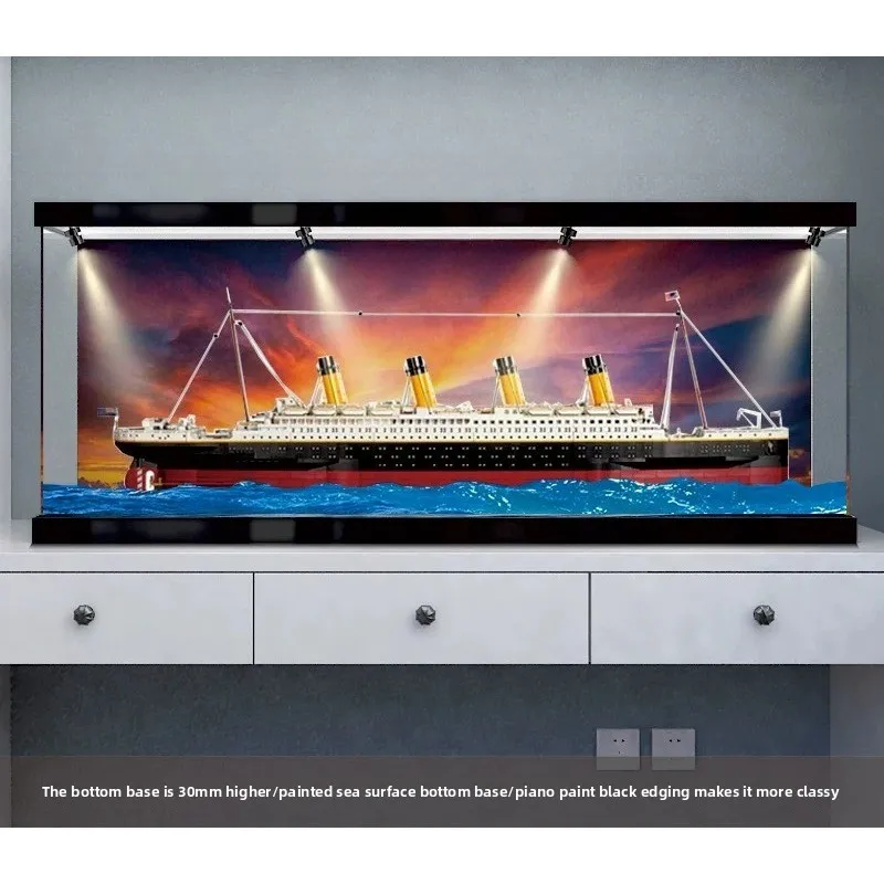 suitable for 10294 Titanic model figure acrylic display box building block transparent dust cover