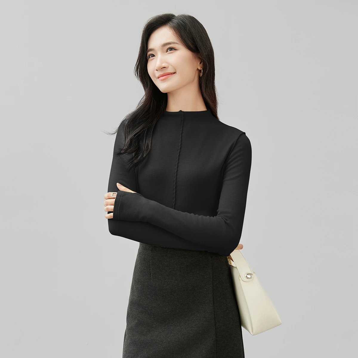 SENTUBILA خمر تي شيرتات طويلة الأكمام المرأة 2025 الخريف عادية وهمية الرقبة القمم الملابس النسائية الصلبة قميص 144S57455