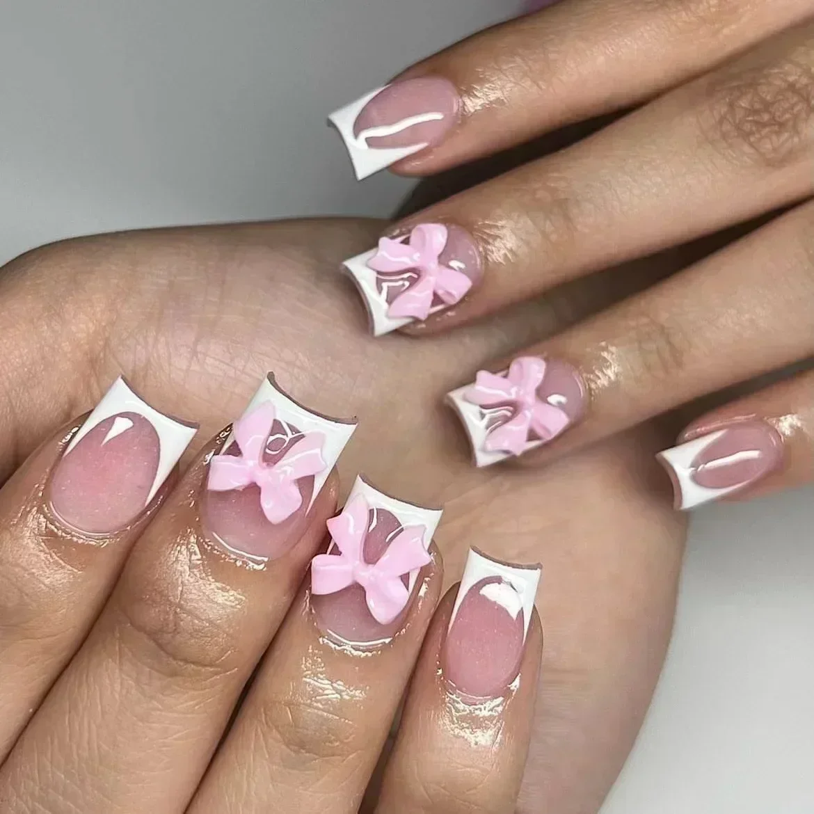 24pc Short Square French Fake Nails with Pearl Bow Acrylic Pink False Nail Art Removable Press on Fake Nails Full Cover Nail Tip