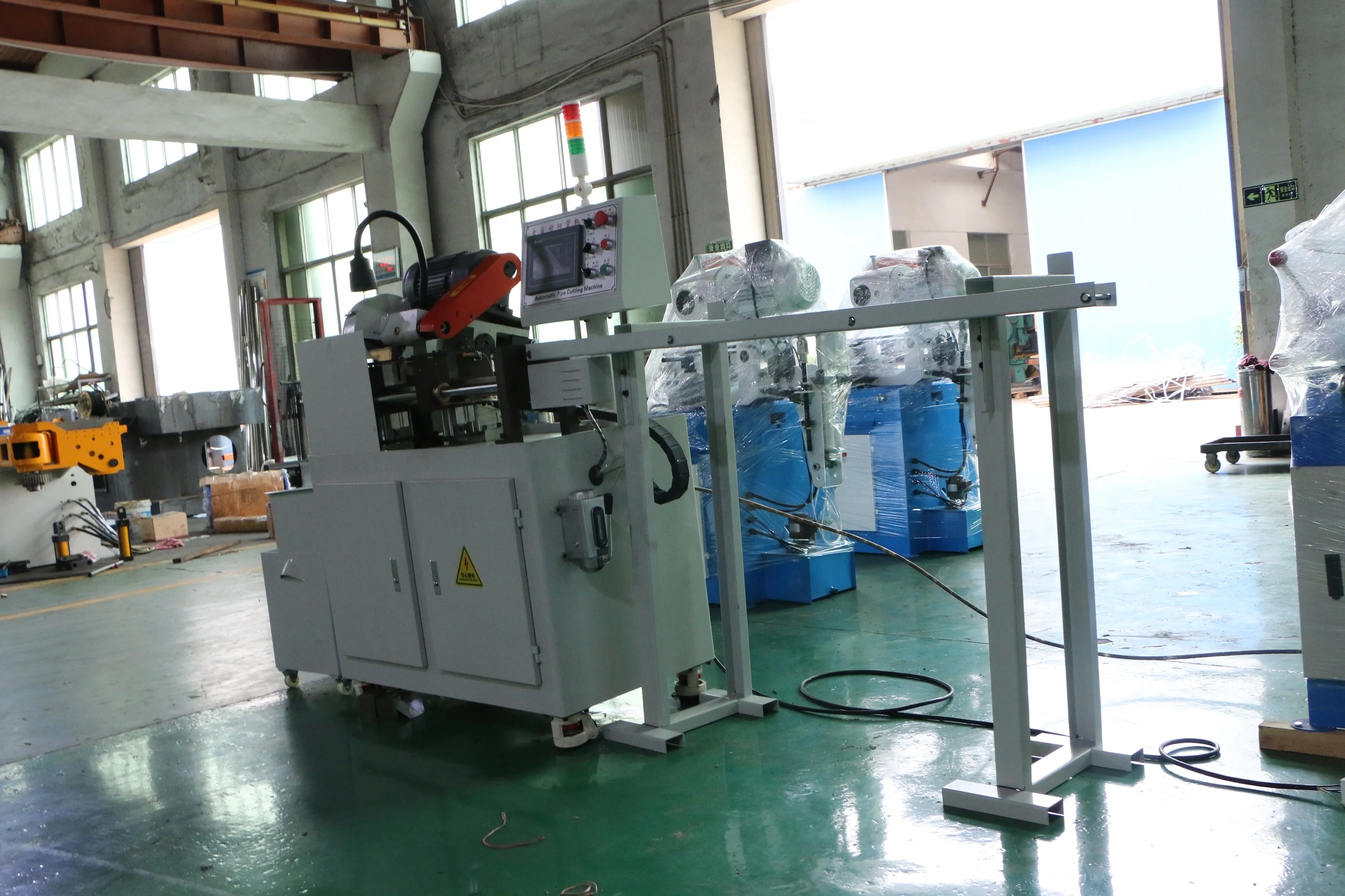 Customized BR250 CNC Automatic Aluminium Square Pipe And Tube Cutting Machine