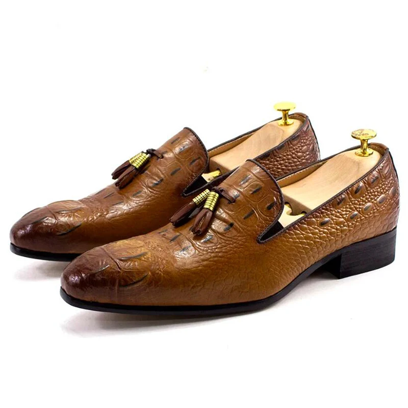 

Italian Handmade Men Business Casual Leather Shoes Pointed Toe genuine Leather Tassel Loafers Trendy Men Shoes