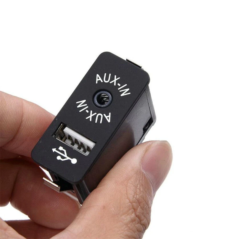 

​Car USB AUX In Plug Auxiliary Input Socket Adapter for BMW E81 E87 E90 F10 F12 E70 X4 X5 X6