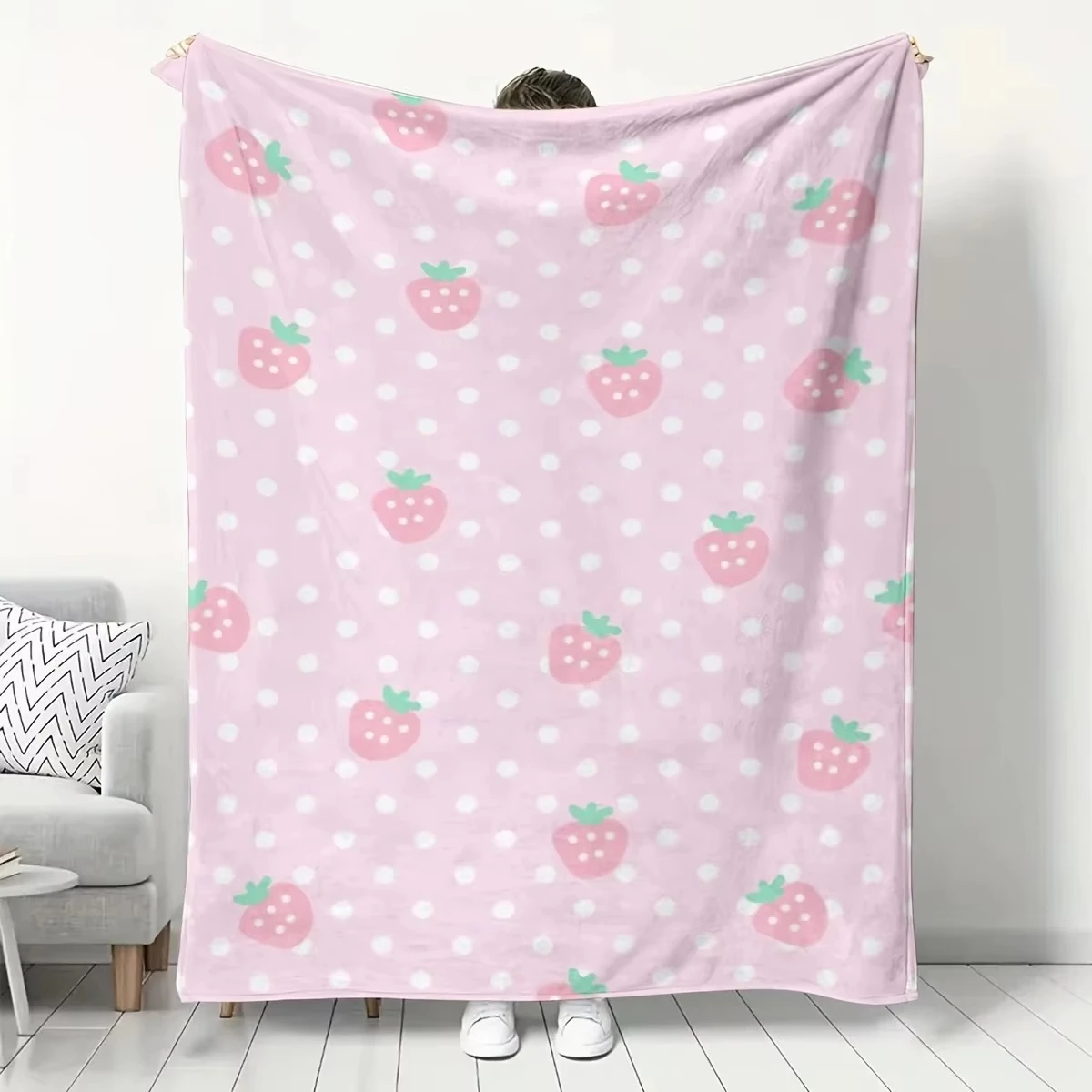 Manta de Franela con Estampado de Puntos de Fresa Rosa en Tela Suave con Impresión 2D en una Sola Cara para Brindar
