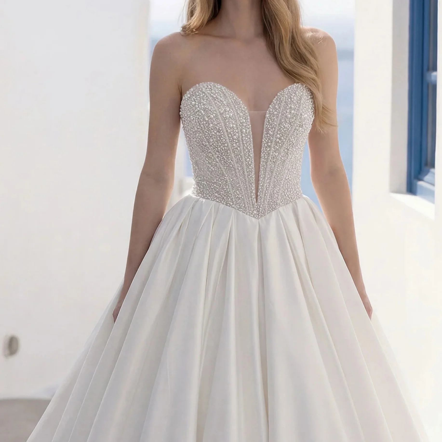 Full Rhinestone Beaded Corset Sweetheart Satin Ball Gown Wedding Dress Voluminous Chapel Train Luxury Palace Bridal Gown Customi