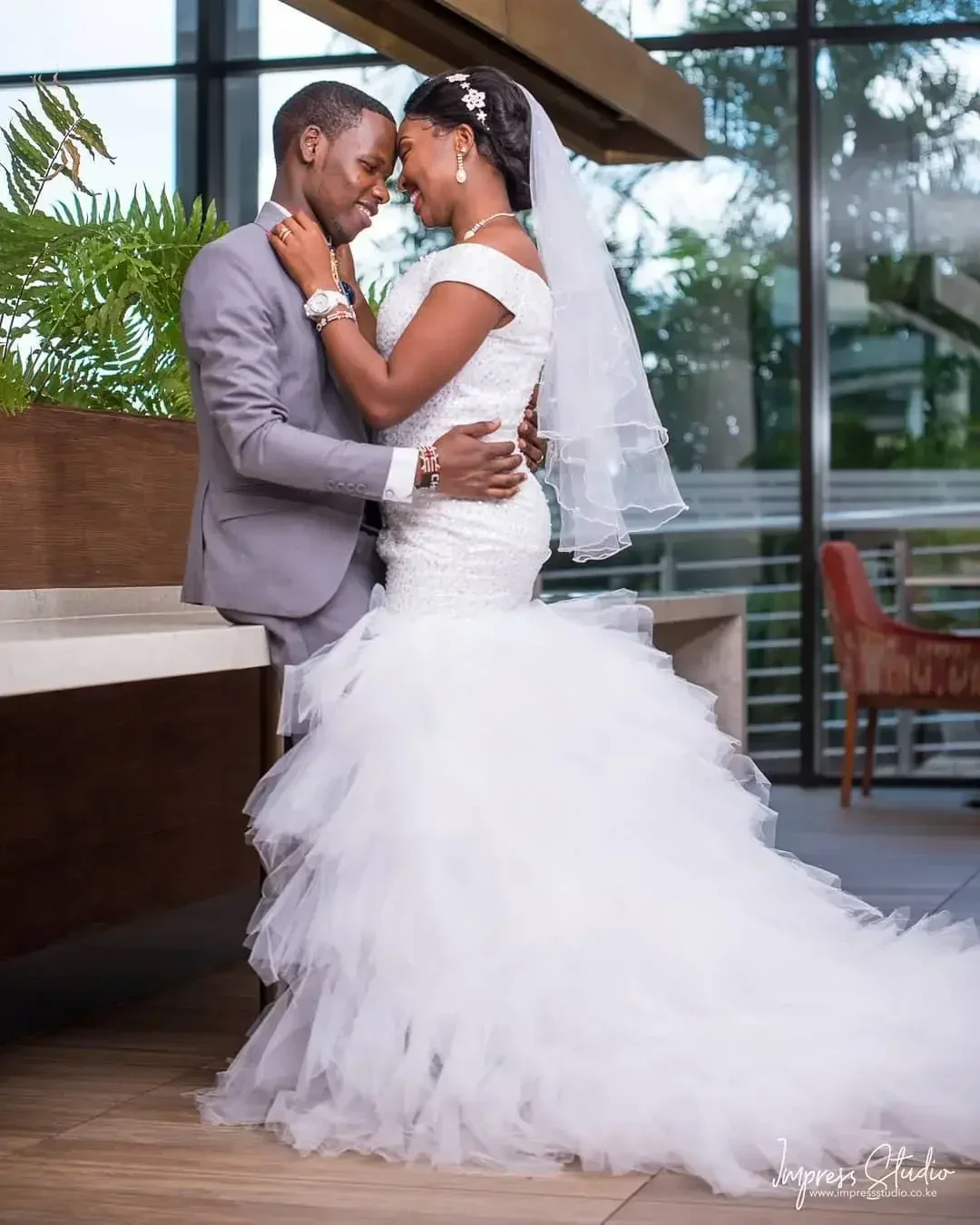 맞춤형 오프숄더 러플 프린세스 웨딩 머메이드 레이스 맞춤 제작 튤 브라이덜 드레스