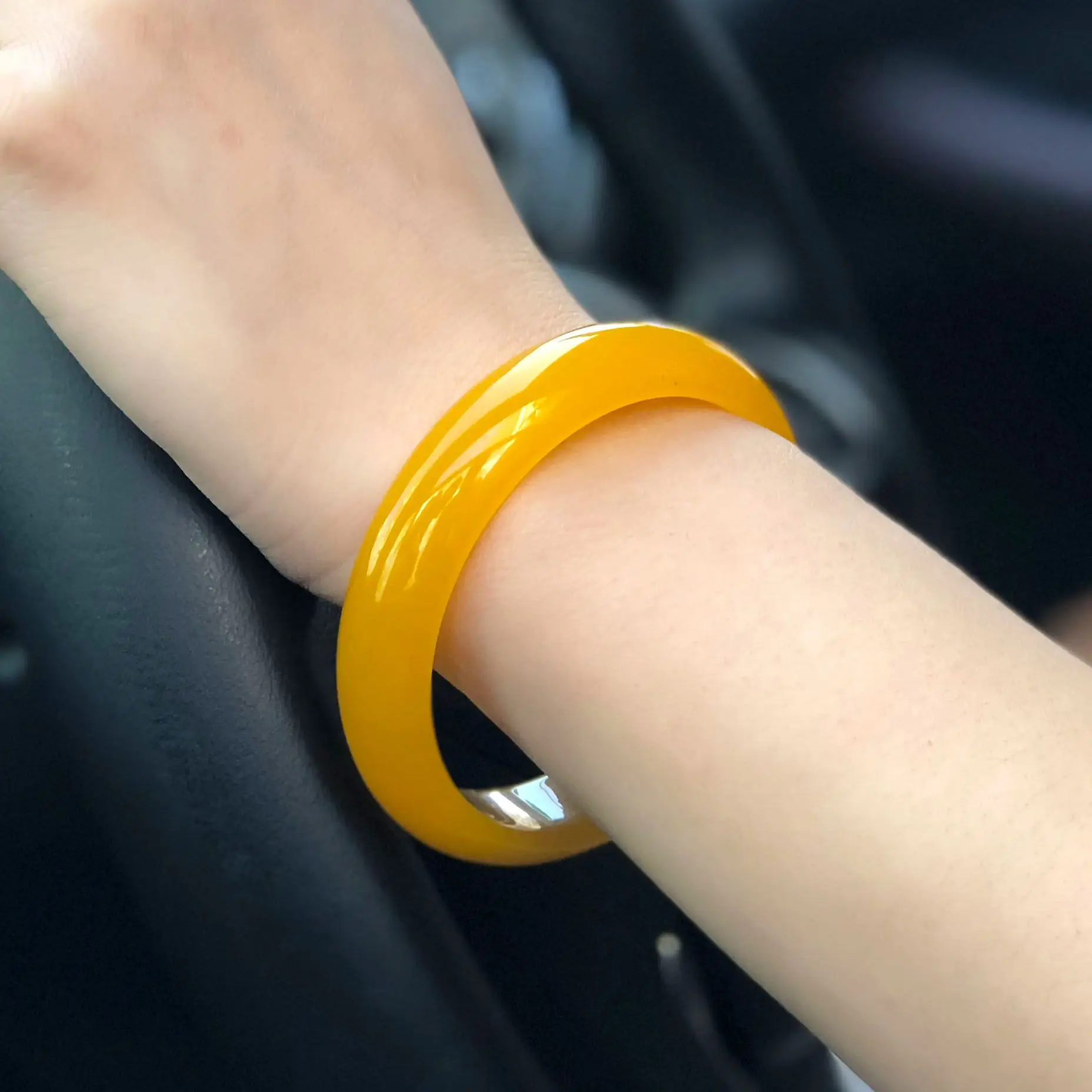 

Yellow Bracelet Chicken Oil Yellow Ice Through Ladies Bracelet Thin Stripe Bracelet