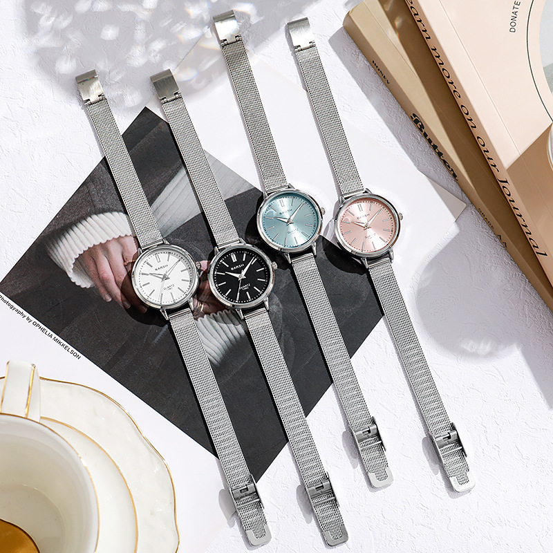  This is a high-end, simple, elegant, light luxury, niche and fashionable watch for women 