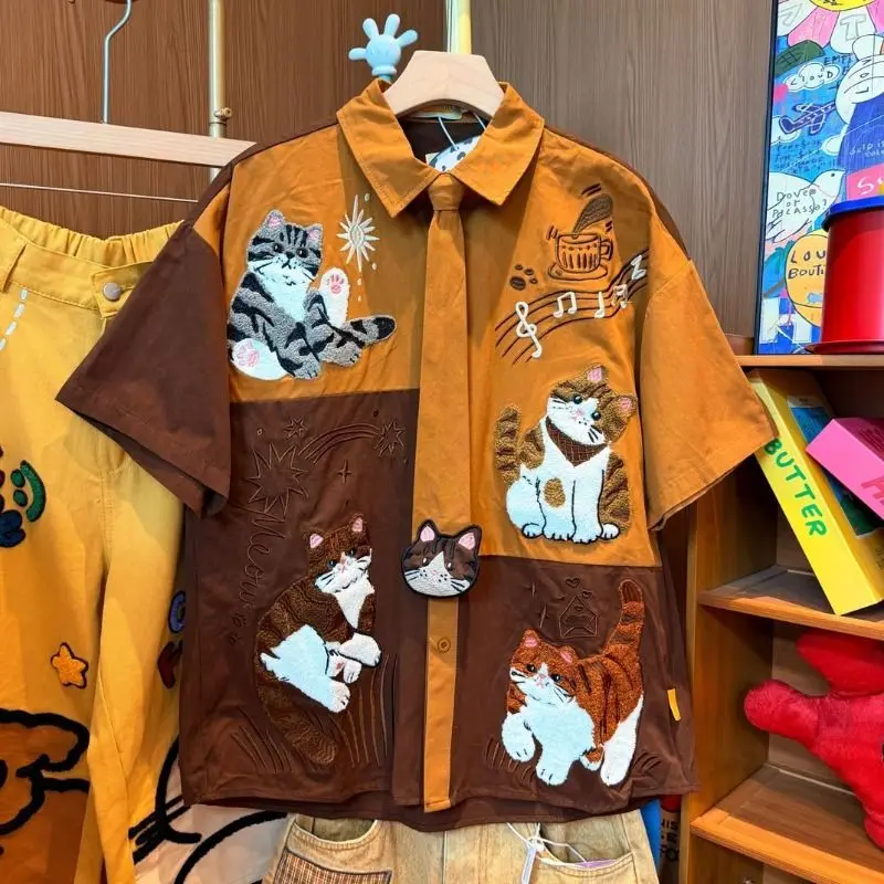 Men’s Cat Embroidery Shirt Kawaii Color Block Short Sleeve Casual Top Retro Cute Loose Fit Streetwear Vintage Kitties Blouse
