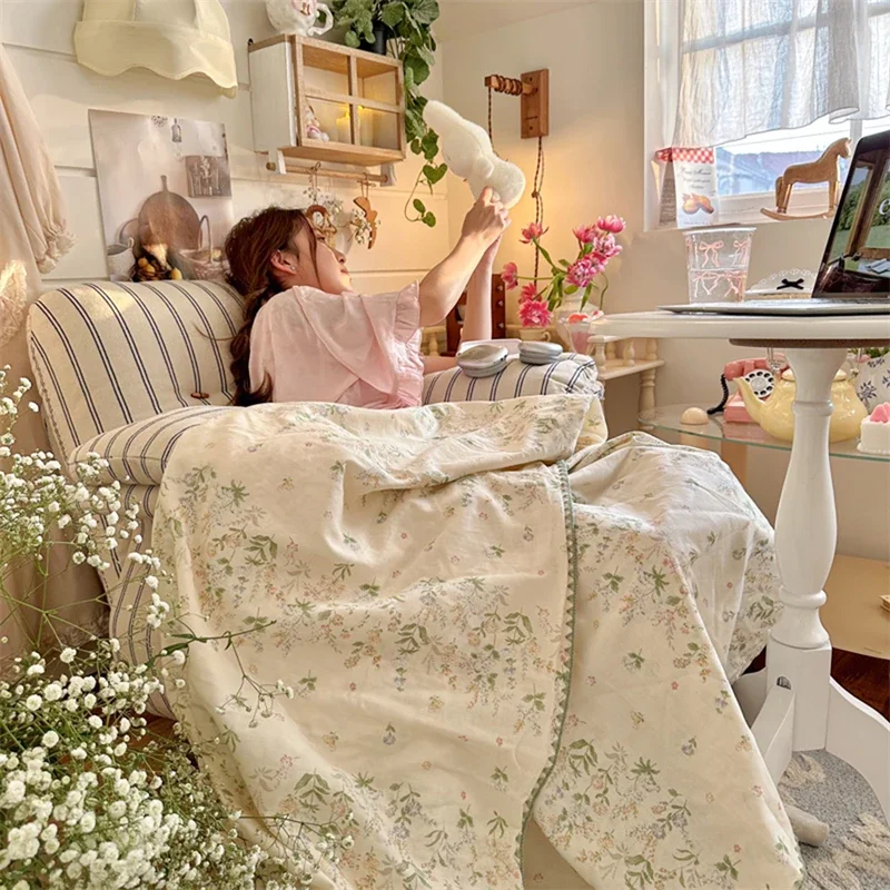 Cool Skin-friendly Summer Duvet Double Layer Cotton Gauze Fabric Towel Blanket Multi-functional Quilt Soft Breathable Comforter