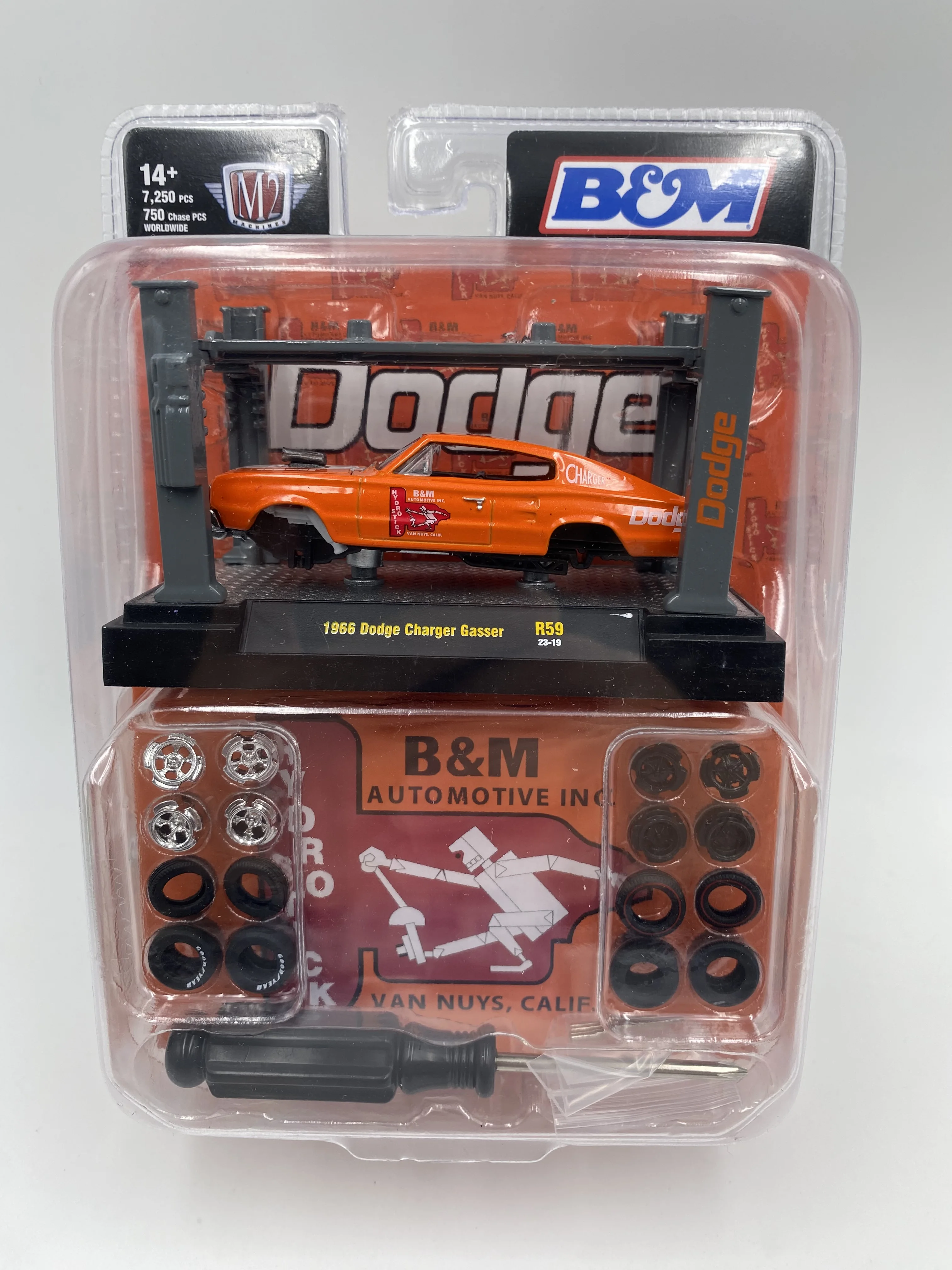 

M2 Machines 1/64 1966 Dodge Charger Gasser Alloy car model toy rare collection