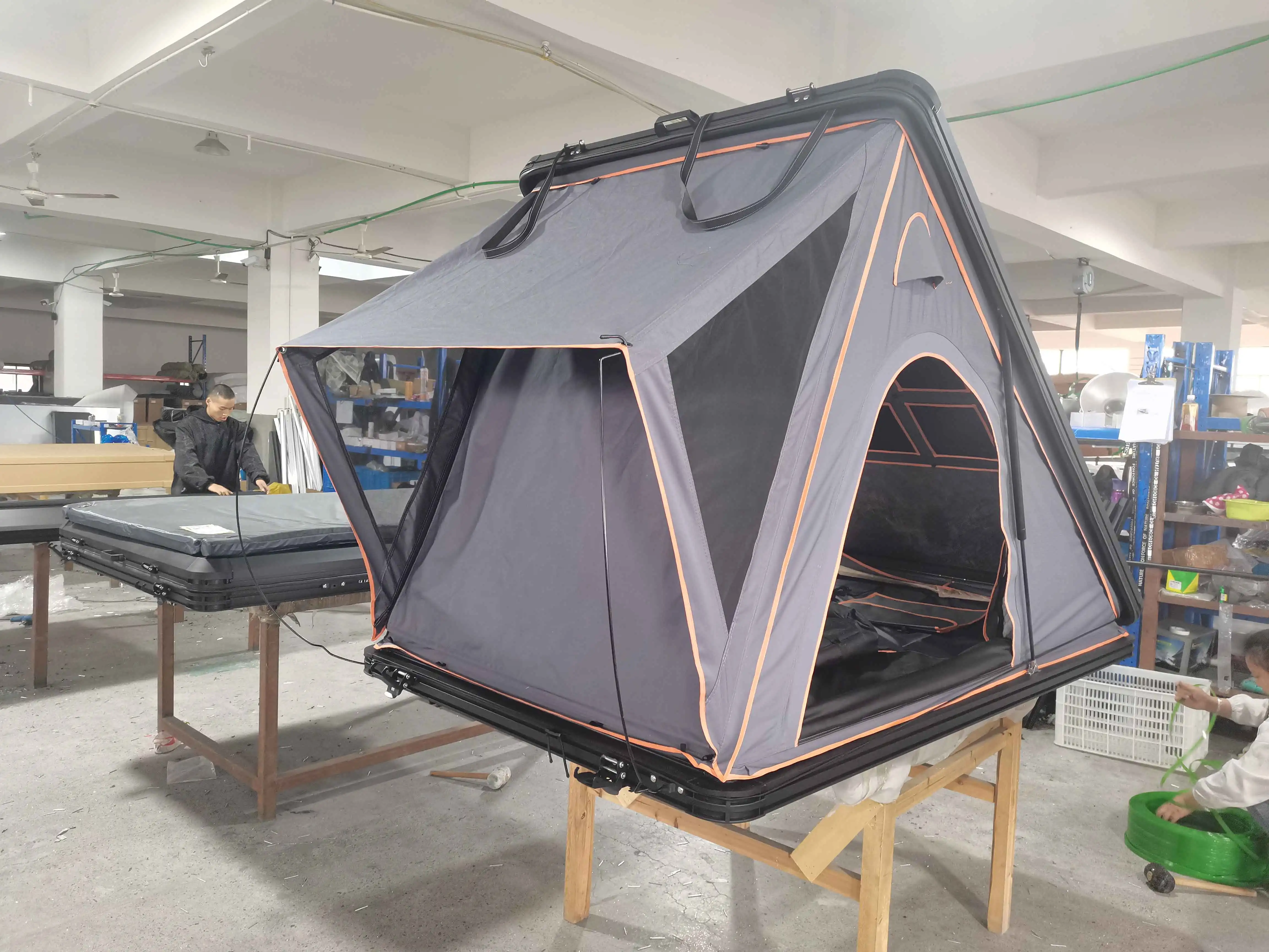 

CoolCar CoolCar Summer Season Hard Shell Roof Top Tent Car RV 2-Person Capacity Annex Canopy Awning Straight Bracing Single Laye