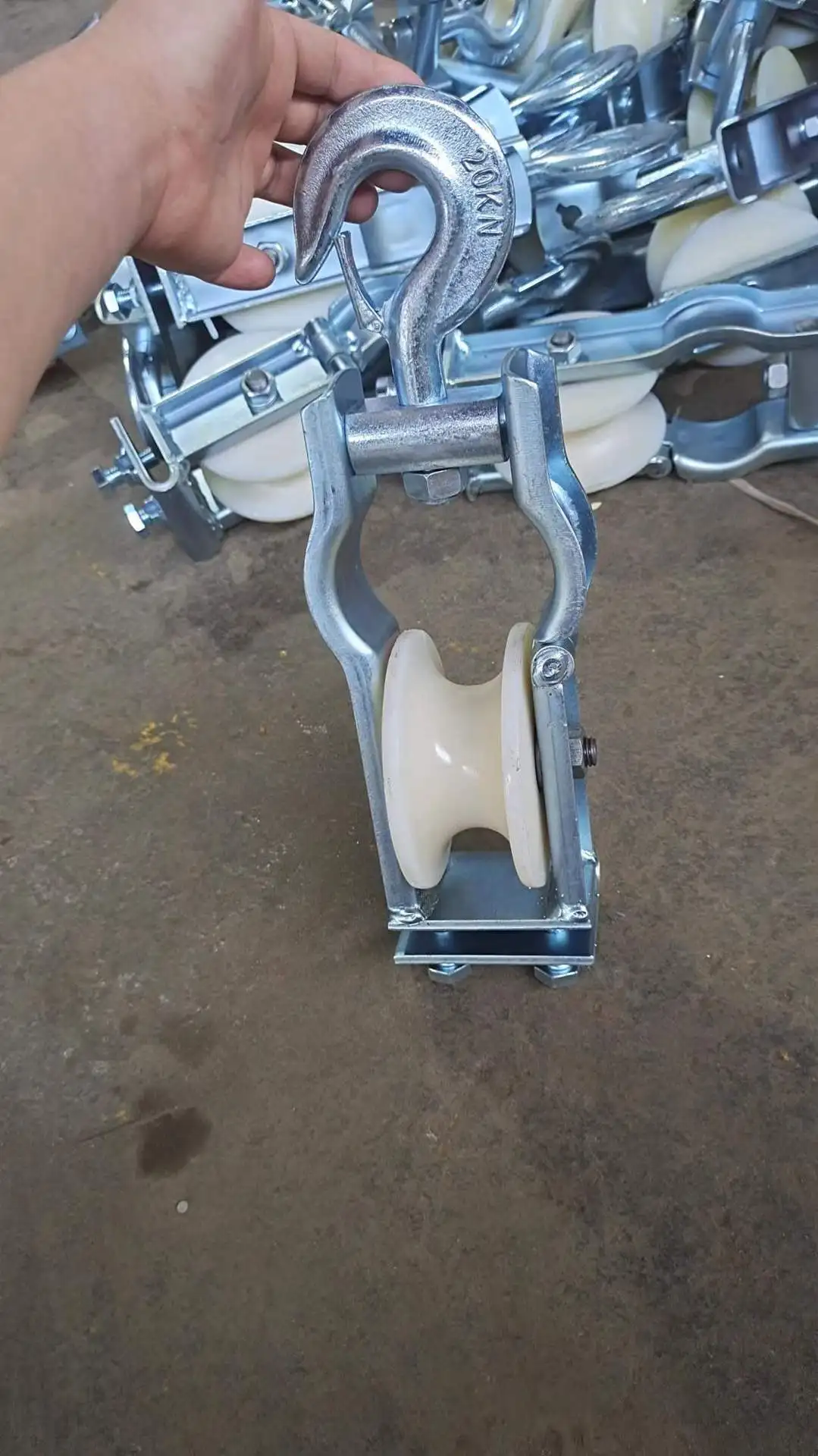 Нейлоновый или алюминиевый шкив для кабеля с заземлением Роликовый блок для заземляющего кабеля передачи энергии Блок для заземляющего провода