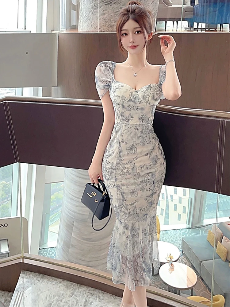 2025 جديد الأزهار شبكة قصيرة الأكمام ساحة طوق فستان مثير المرأة أنيقة الورك التفاف فستان الصيف الكورية Bodycon فستان طويل فاخر