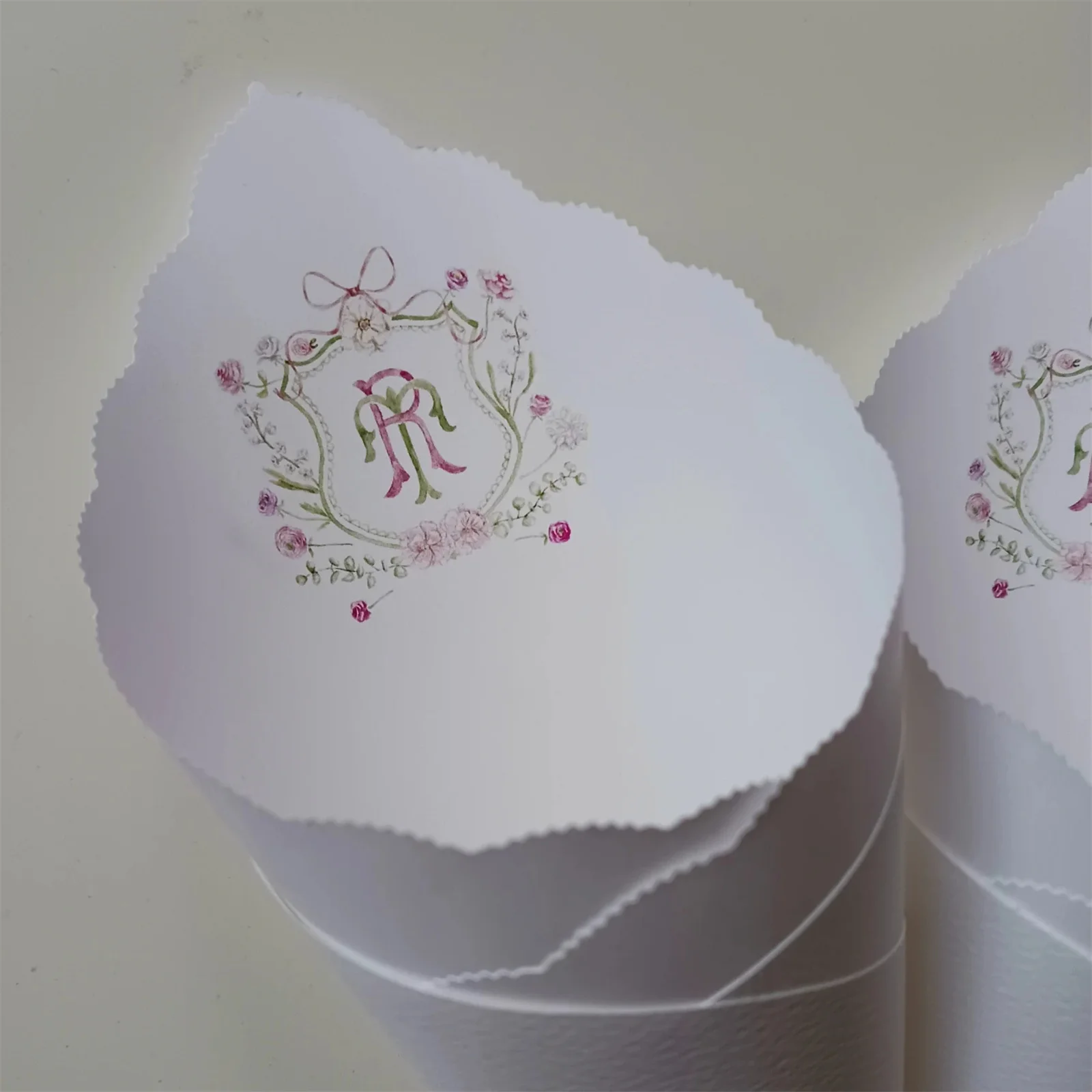 25 قطعة مخاريط زفاف مع شعار مخصص، ألوان، رقائق معدنية لإرم البتلة، قصاصات، لصالح، حلوى، بار، سلة، إرسال الحفل - Bist