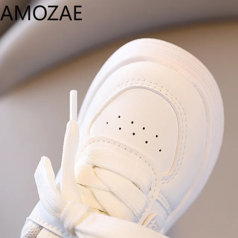 Tennis-Sneaker für Kinder Frühling/Herbst Neue Jungen Mädchen Sportschuhe Lässige Boardschuhe Leder Weichsohlige Kinder-Sneaker in Weiß – Detail 3