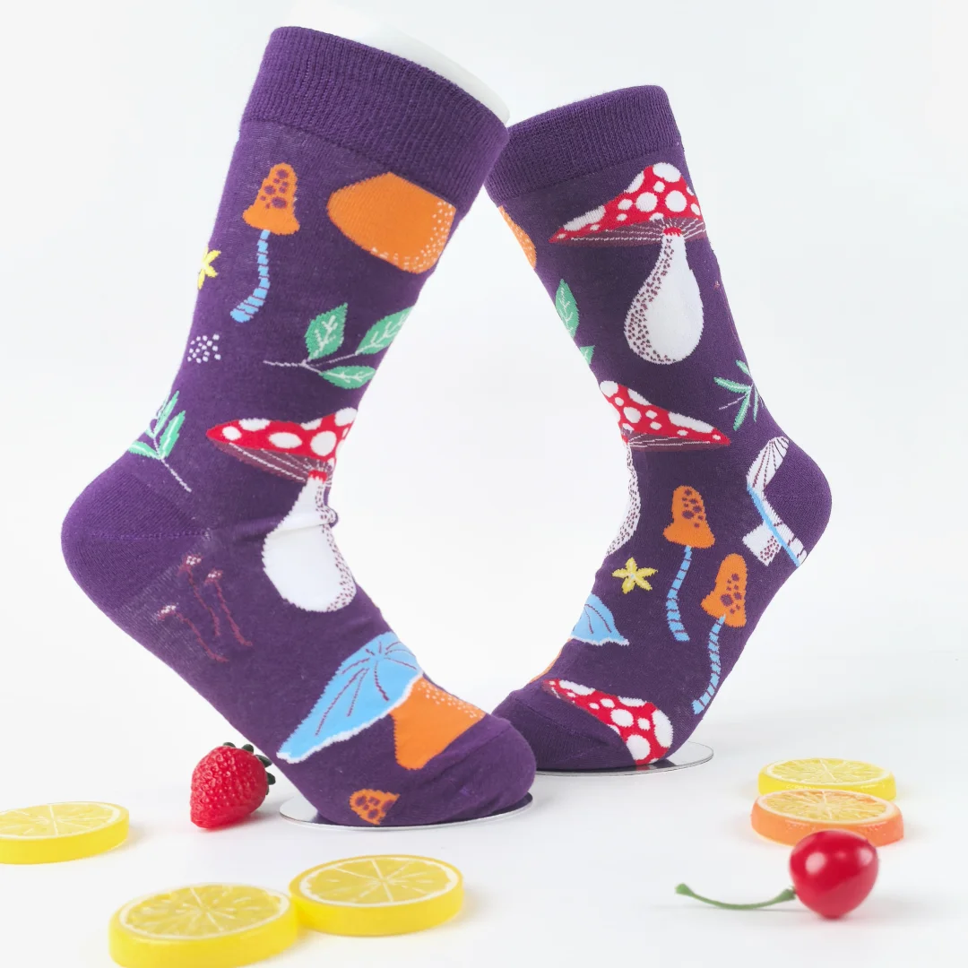 1 Pair Colorful Mushroom Pattern , Fashionable And Trendy Unisex Mid-calf Socks For All Seasons