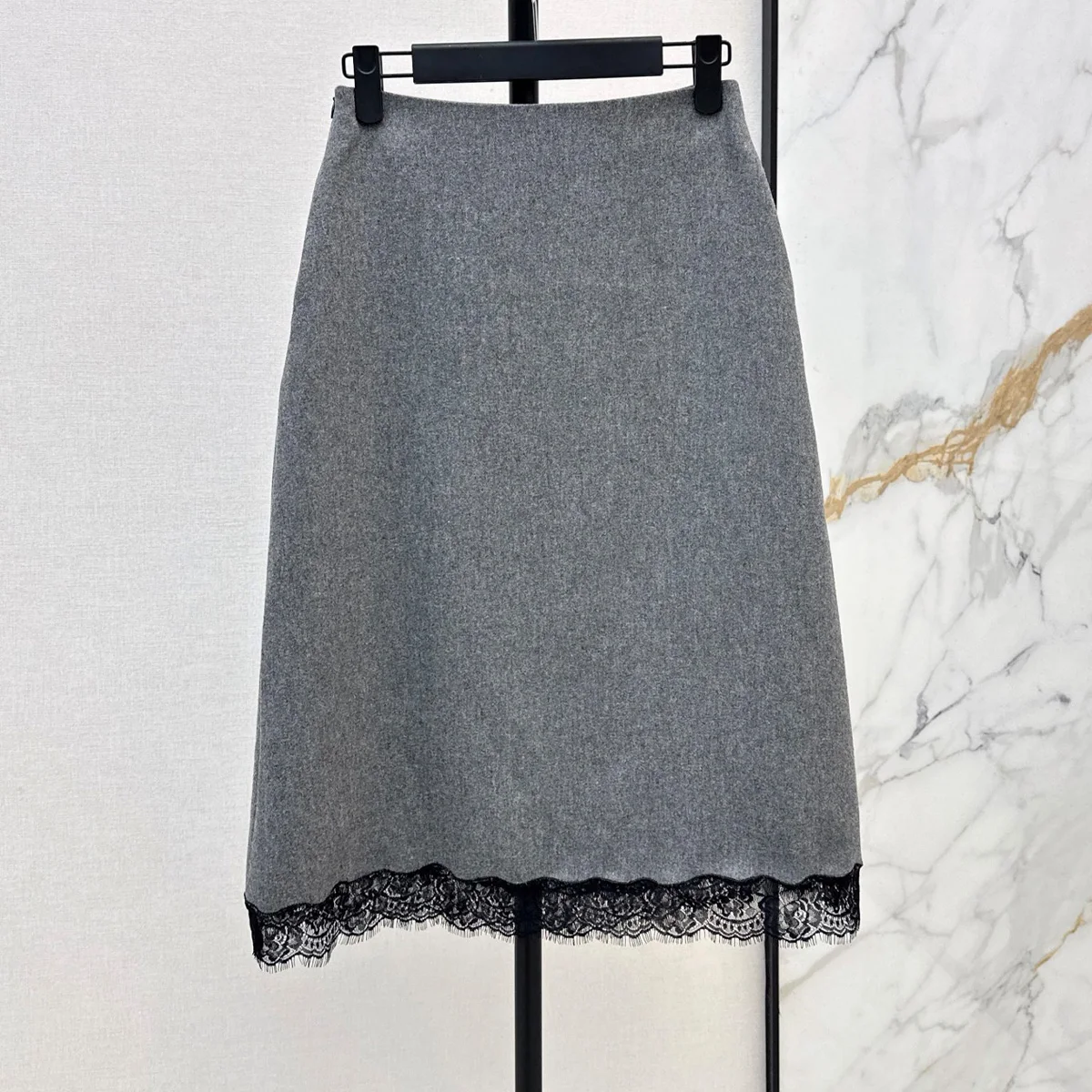 High Quality Women High Waist Midi Skirt Lace Hem Zipper Pencil Skirt With Lining lyt2672870