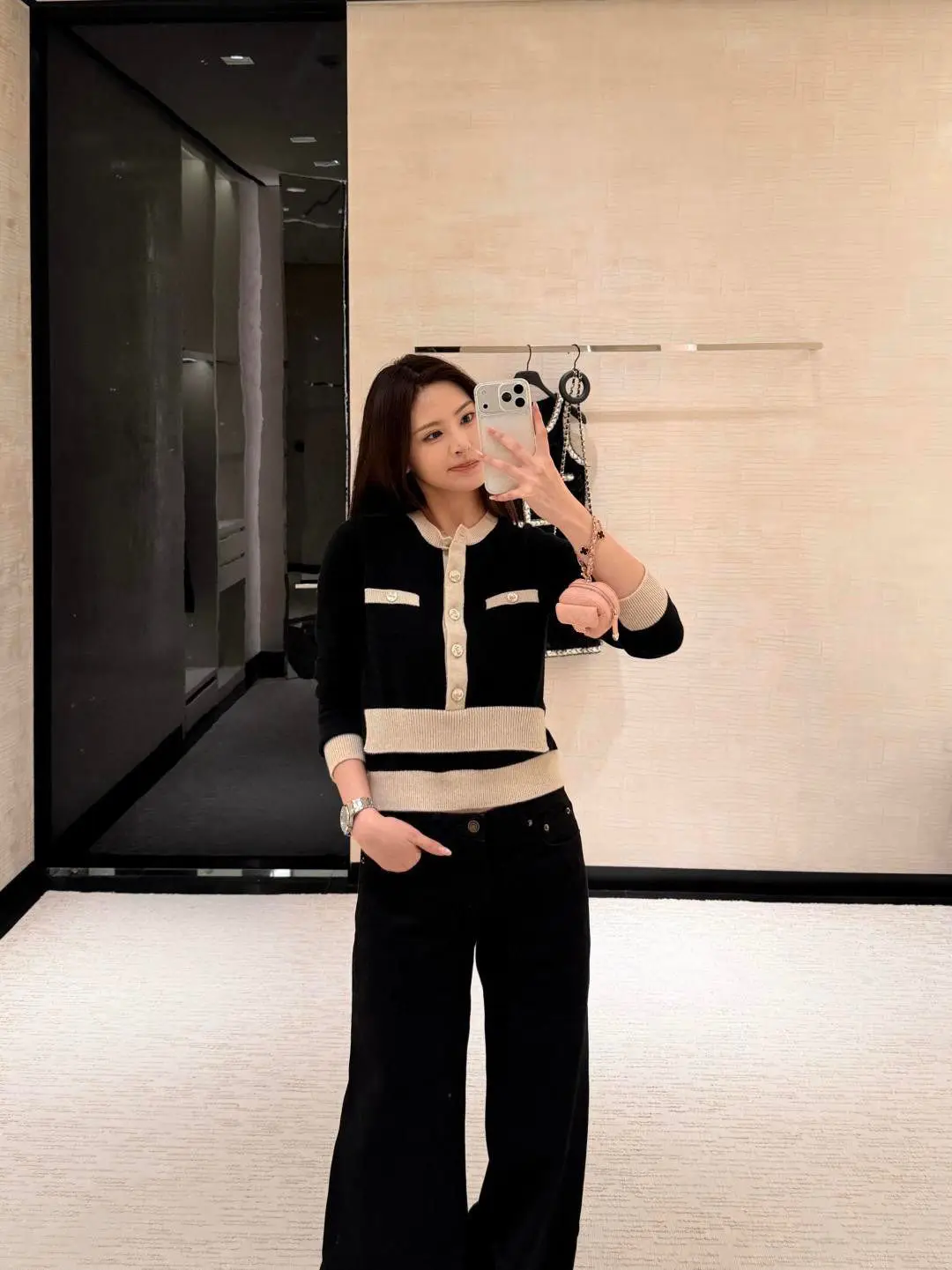 

Spring 2026 Early Season Short Knitted Cashmere Sweater Fragrant Wind Version South Oil Color Collision round Neck Long Sleev...