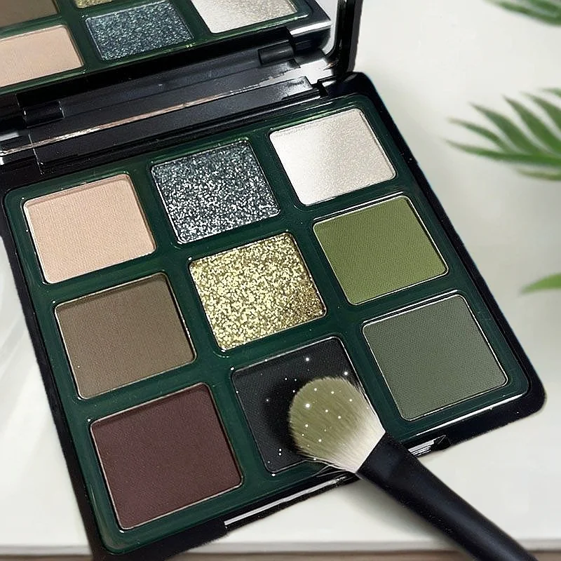 グリーン シリーズ 9 色のアイシャドウ パレット - 鮮やかな色、光沢のあるアイメイクアップ パレット、防水性と耐久性、音楽に最適