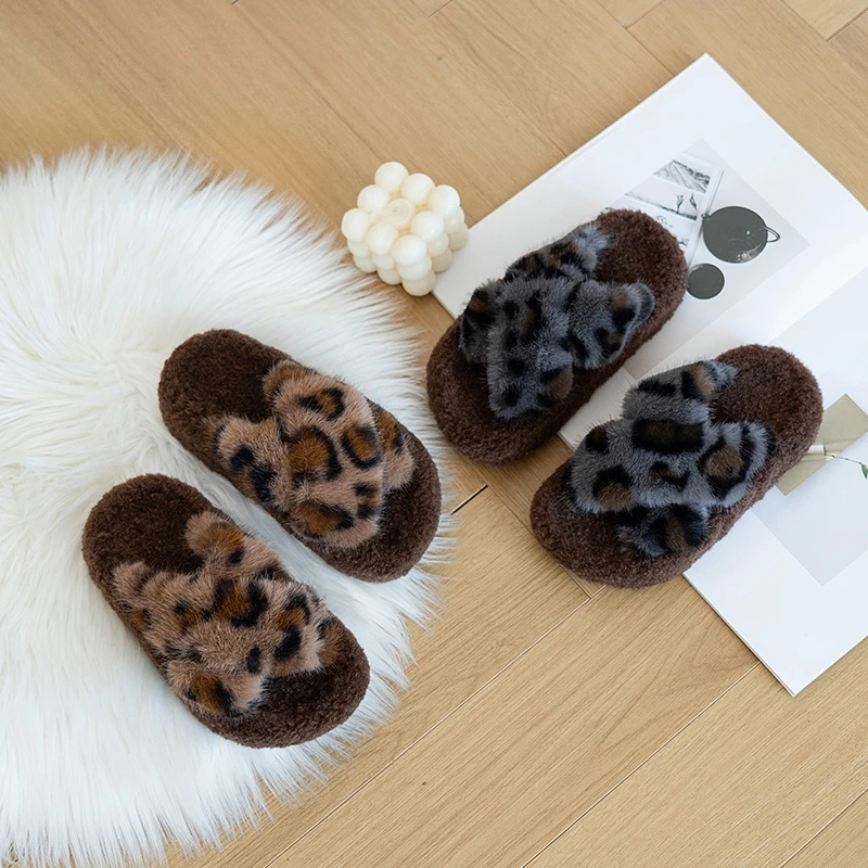 

Новинка зимы 2024, детская обувь высокого качества, модные удобные плюшевые теплые тапочки с леопардовым узором для девочек, детская Обувь