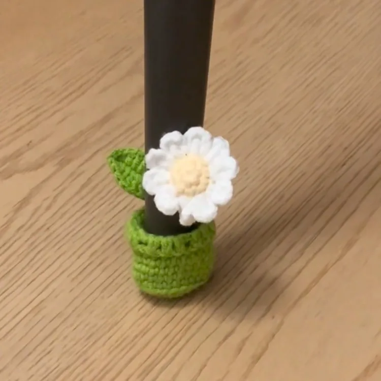 kit-de-material-para-croche-de-flores-brancas-diy-tricotadas-a-mao-para-pes-de-cadeira-buque-de-margaridas-pequenas-em-fio-acessorios-de-flores-duradouras