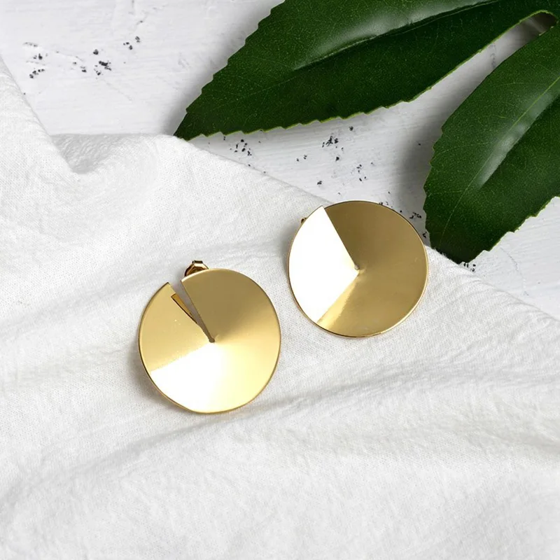 Geometry Design Round Crack Cut Away Metal Earrings for Women Fashionable High Sense Big Fan-shaped Earrings Stud Lustrous