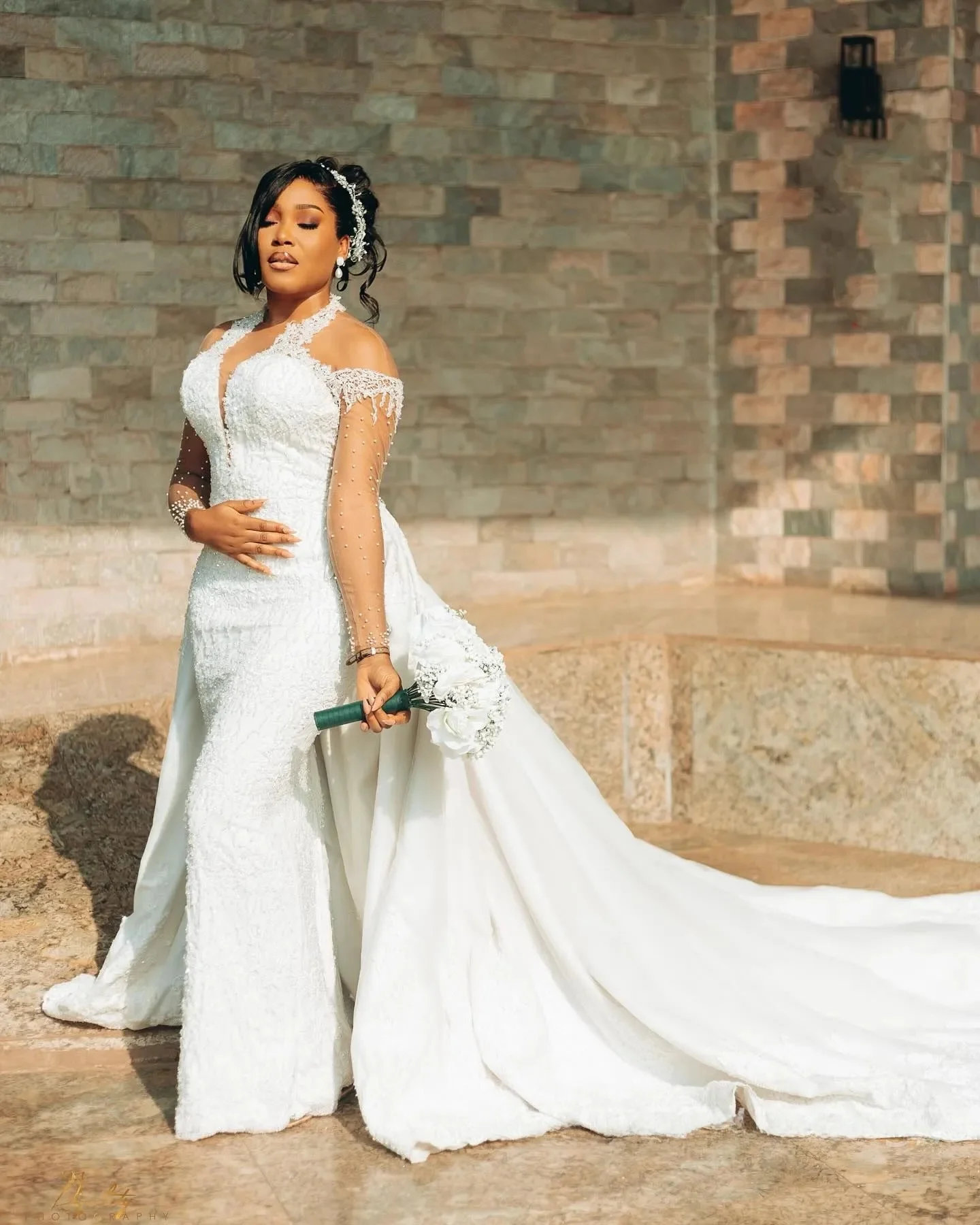

Customized Aso Ebi Mermaid Wedding Dress For Bride Bridal Gowns Detachable Train Illusion Halter Beaded Lace Crystals Decoratio
