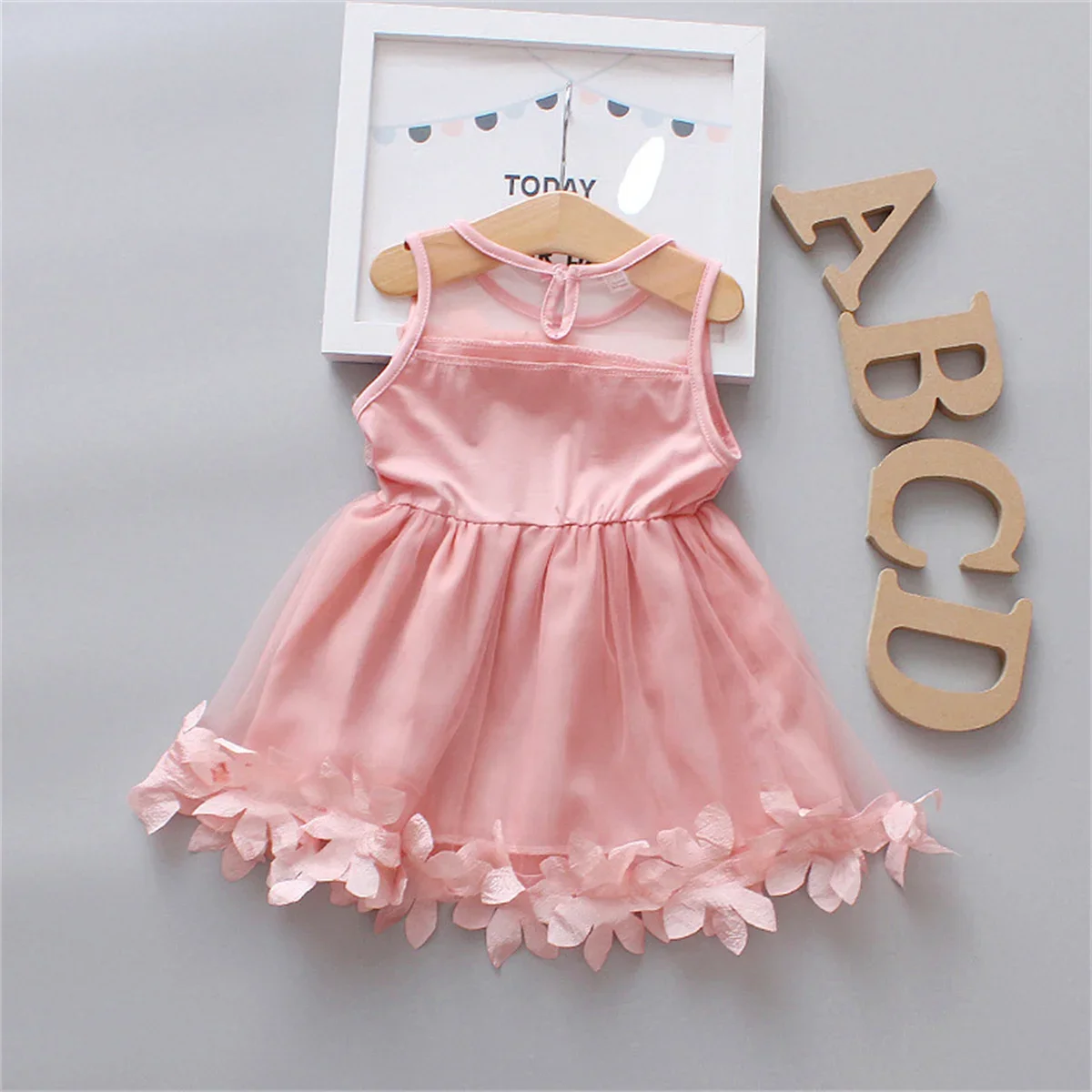 Baby Girls\' Red Christmas Birthday Party Dress Preschool Children\'s Hollow Out Sleeveless 3d Petal Mesh Summer Clothing