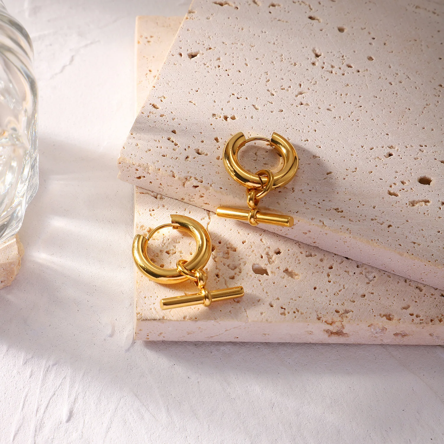 

Fashion Polished Stainless Steel Jewelry OT Bar Charm Chunky Hoop Earrings Fashion 18K Gold Plated Jewelry For Woman