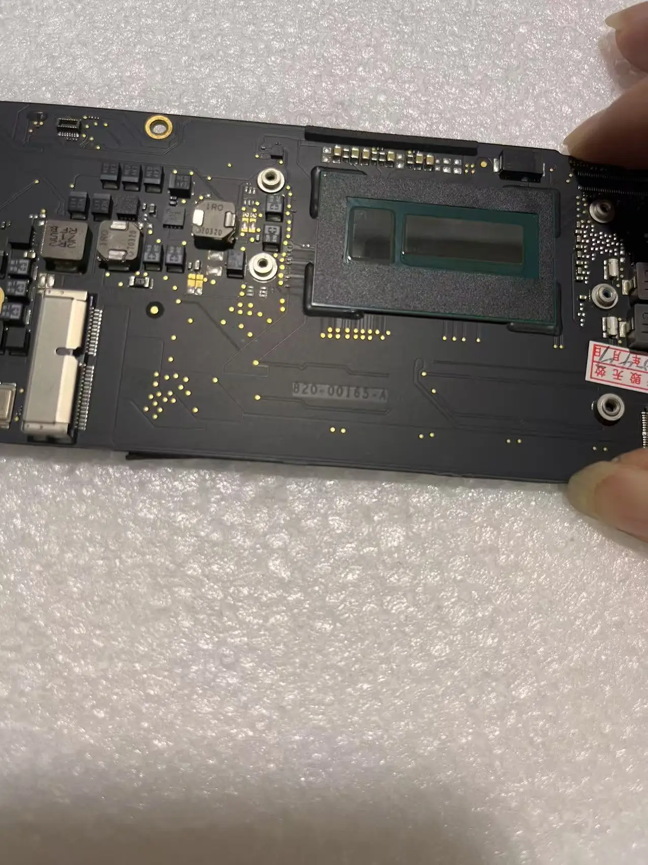 820-00165-A Equipped with wireless network card A1466 1.8GHZ 8GB  1.6GHZ 8GB 2.2GHZ  8GB 100% tested good motherboard