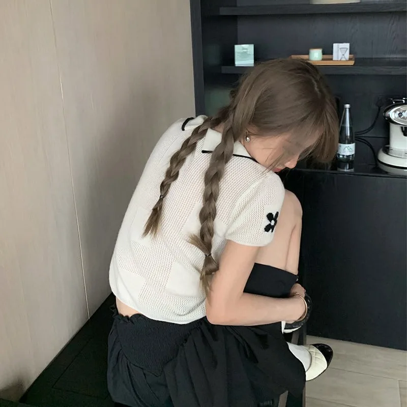 رقيقة متماسكة المرأة المحاصيل بولو الرقبة الصيف النمط الفرنسي Y2k ملابس امرأة عصرية ركاب تصميم الكورية نمط المرأة بلايز