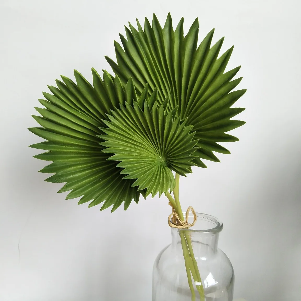 3 Pcs Artificial Palm Leaves Bunch Green Plastic Fake Plants Simulation Leaves Flower Arrangement Home Decoration