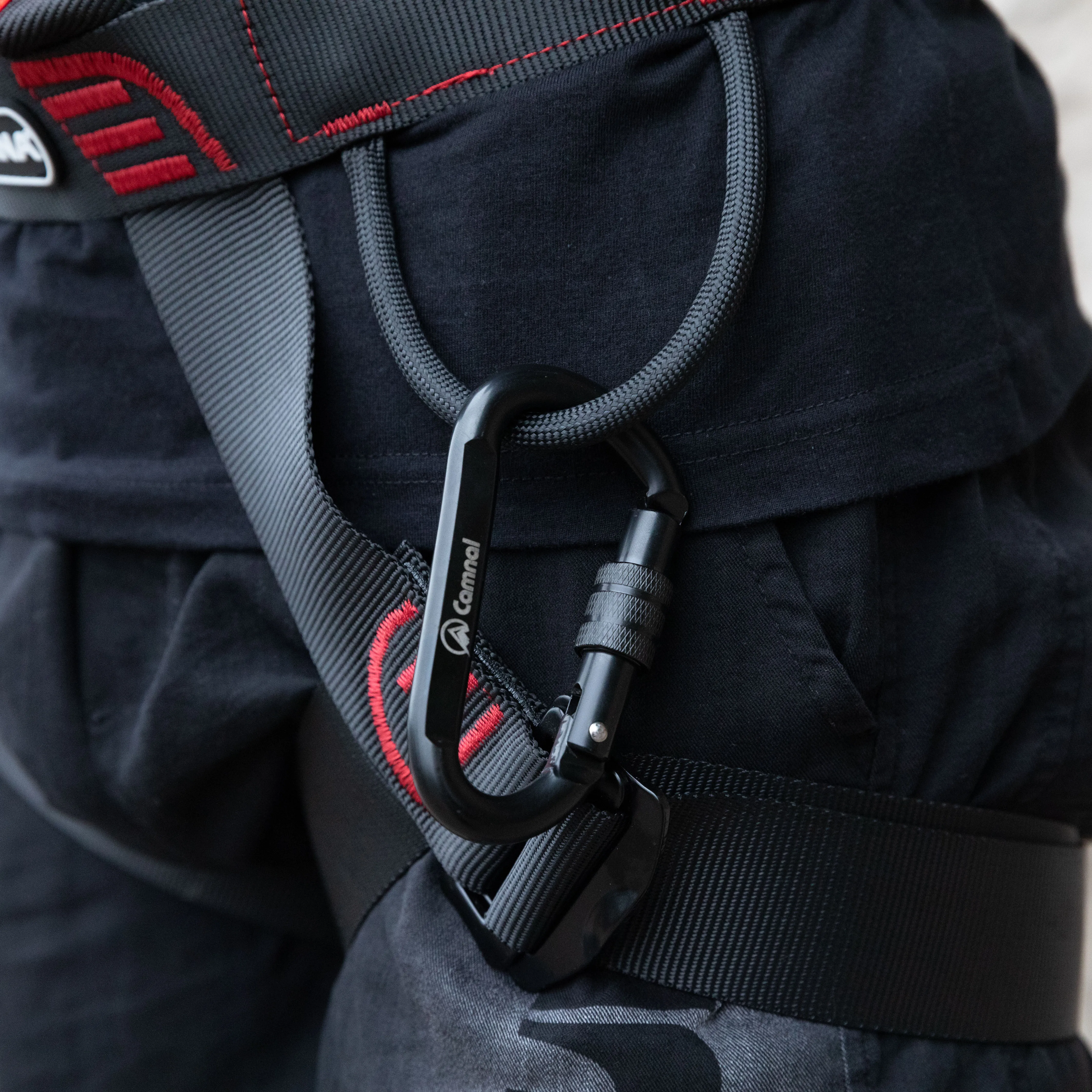 Camnal Custom 30KN Titanium Carabiner Stainless Steel Climbing Gear for High-Altitude Work Tree Climbing Fall Protection view 6
