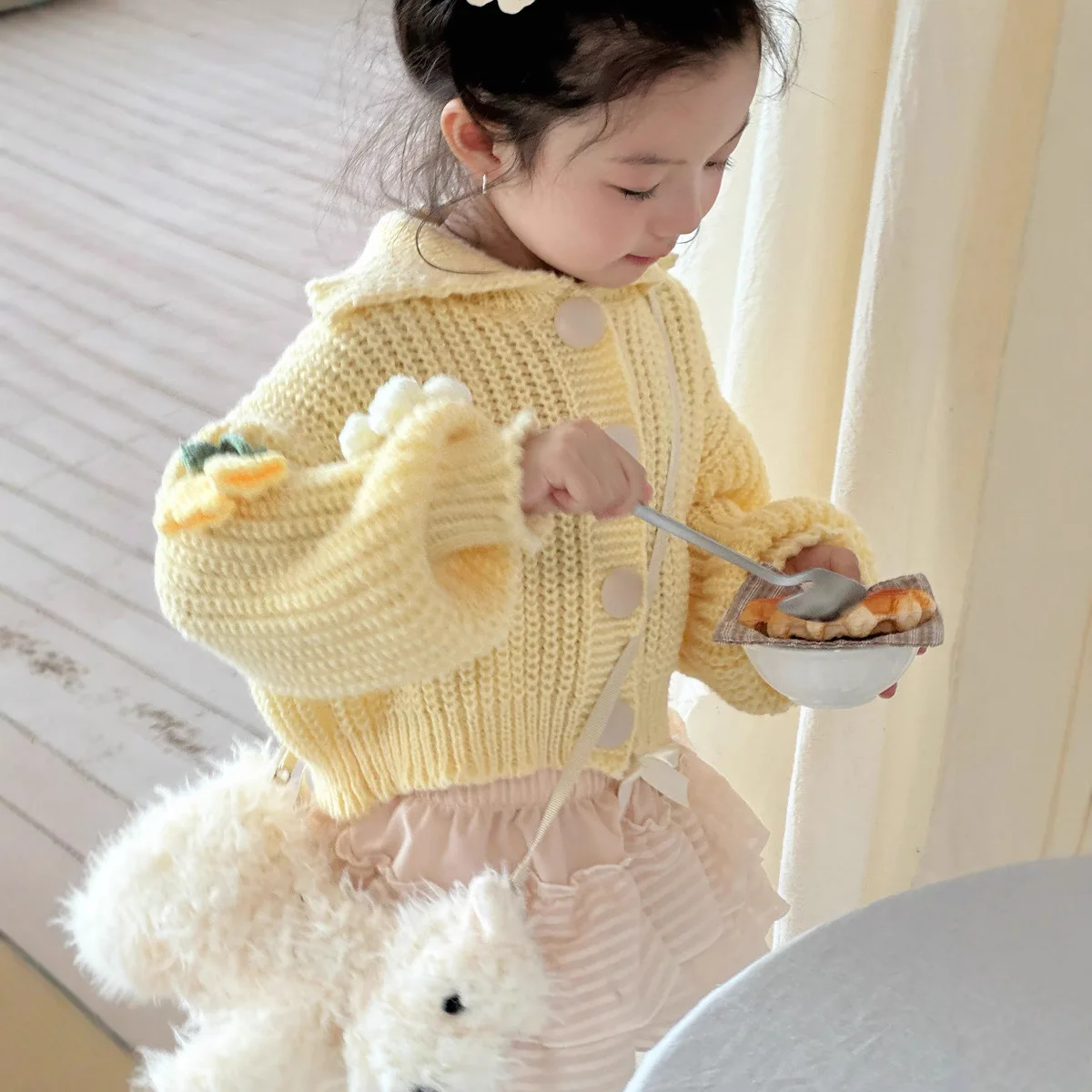 

2025 Girls' Autumn Sweet Candy Colour Short Sweater Baby Girl Three-dimensional Flower Cardigan Jacket