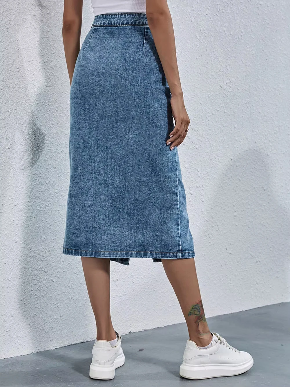 New Hot Sale High Waist Blue Denim Skirt Single Breasted Solid Color Slim Fit Casual Fashion Streetwear Mini Skirt For Ladies